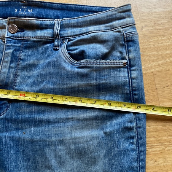 White House Black Market Blue Jeans - Picture 4 of 10